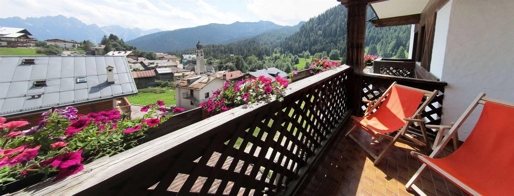 Hotel Corona Val di Zoldo Exteriér fotografie